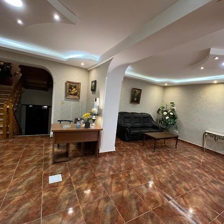 Hotel Medea Tbilisi Esterno foto